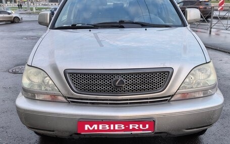 Lexus RX IV рестайлинг, 2001 год, 980 000 рублей, 2 фотография