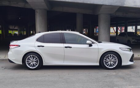 Toyota Camry, 2018 год, 2 550 000 рублей, 8 фотография