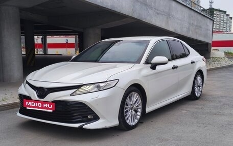 Toyota Camry, 2018 год, 2 550 000 рублей, 4 фотография