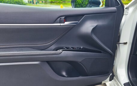 Toyota Camry, 2018 год, 2 550 000 рублей, 9 фотография