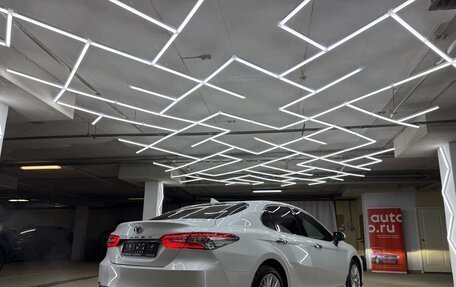 Toyota Camry, 2019 год, 2 800 000 рублей, 8 фотография