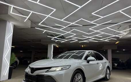 Toyota Camry, 2019 год, 2 800 000 рублей, 4 фотография