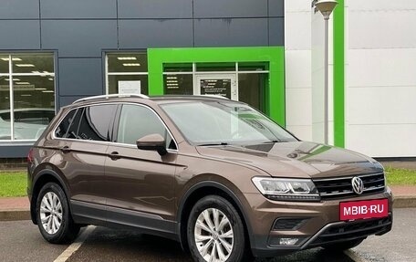 Volkswagen Tiguan II, 2017 год, 2 199 000 рублей, 3 фотография