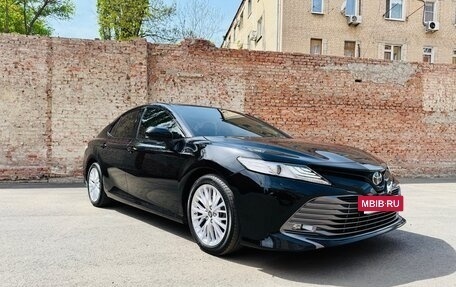 Toyota Camry, 2018 год, 2 680 000 рублей, 3 фотография