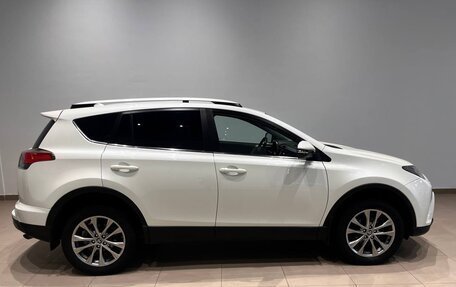 Toyota RAV4, 2017 год, 1 950 000 рублей, 4 фотография