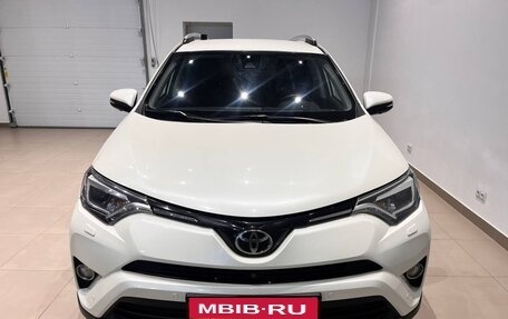 Toyota RAV4, 2017 год, 1 950 000 рублей, 2 фотография