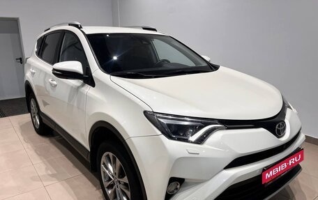Toyota RAV4, 2017 год, 1 950 000 рублей, 3 фотография