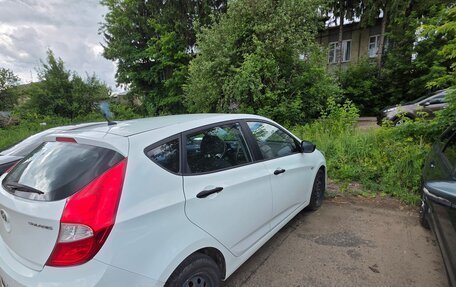Hyundai Solaris II рестайлинг, 2015 год, 850 000 рублей, 2 фотография