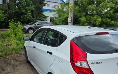 Hyundai Solaris II рестайлинг, 2015 год, 850 000 рублей, 3 фотография