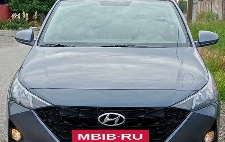 Hyundai Solaris II рестайлинг, 2021 год, 1 600 000 рублей, 2 фотография
