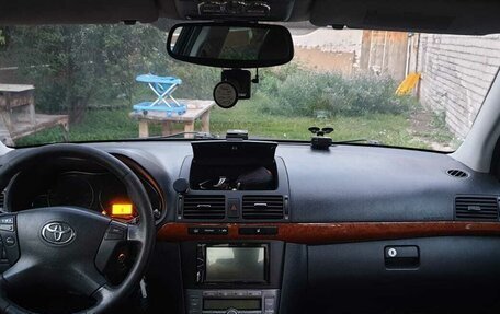 Toyota Avensis III рестайлинг, 2006 год, 1 200 000 рублей, 2 фотография