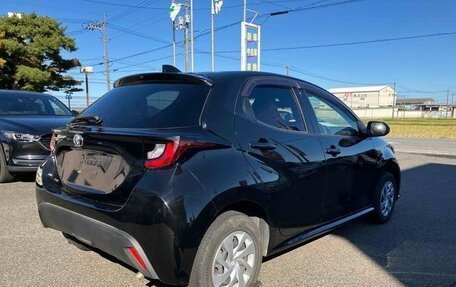 Toyota Yaris, 2021 год, 990 000 рублей, 4 фотография