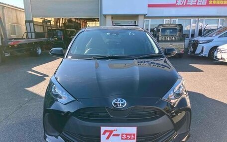 Toyota Yaris, 2021 год, 990 000 рублей, 3 фотография