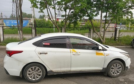 Hyundai Solaris II рестайлинг, 2017 год, 550 000 рублей, 2 фотография