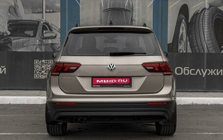 Volkswagen Tiguan II, 2019 год, 2 299 000 рублей, 4 фотография