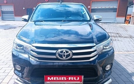 Toyota Hilux VIII, 2016 год, 3 490 000 рублей, 2 фотография