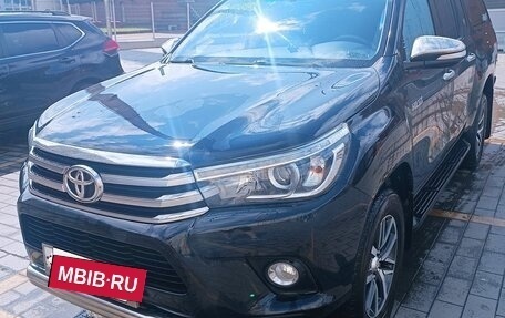 Toyota Hilux VIII, 2016 год, 3 490 000 рублей, 4 фотография