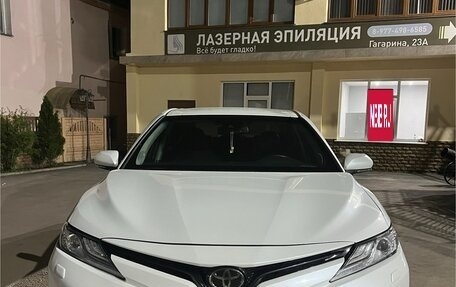 Toyota Camry, 2020 год, 3 190 000 рублей, 5 фотография