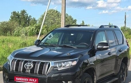Toyota Land Cruiser Prado 150 рестайлинг 2, 2011 год, 2 350 000 рублей, 2 фотография