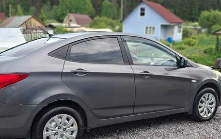 Hyundai Solaris II рестайлинг, 2012 год, 400 000 рублей, 4 фотография