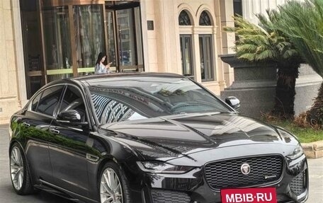 Jaguar XE I рестайлинг, 2022 год, 2 500 000 рублей, 3 фотография