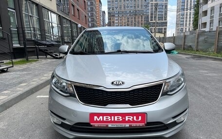 KIA Rio III рестайлинг, 2016 год, 1 050 000 рублей, 2 фотография