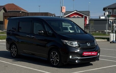 Honda Stepwgn IV, 2015 год, 2 100 000 рублей, 2 фотография