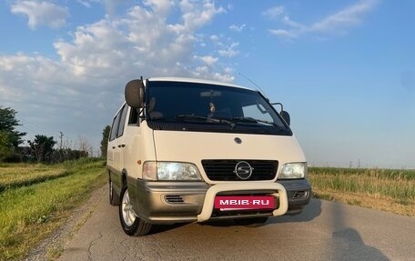 SsangYong Istana, 2003 год, 850 000 рублей, 2 фотография