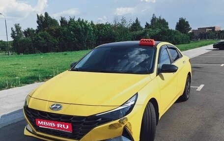 Hyundai Elantra, 2021 год, 1 800 000 рублей, 2 фотография