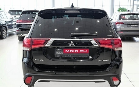 Mitsubishi Outlander III рестайлинг 3, 2019 год, 2 790 000 рублей, 6 фотография