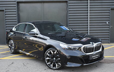 BMW 5 серия, 2023 год, 8 990 000 рублей, 3 фотография