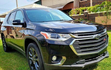 Chevrolet Traverse II, 2018 год, 2 900 000 рублей, 2 фотография