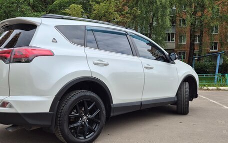 Toyota RAV4, 2019 год, 3 180 000 рублей, 4 фотография