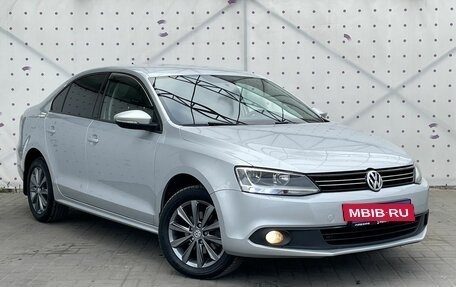 Volkswagen Jetta VI, 2012 год, 1 090 000 рублей, 2 фотография