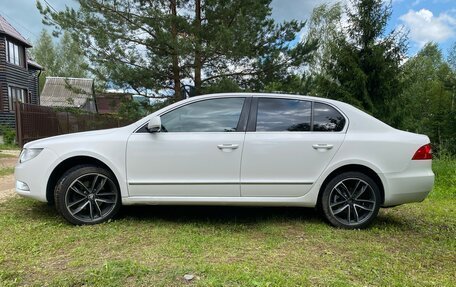 Skoda Superb III рестайлинг, 2012 год, 1 050 000 рублей, 5 фотография