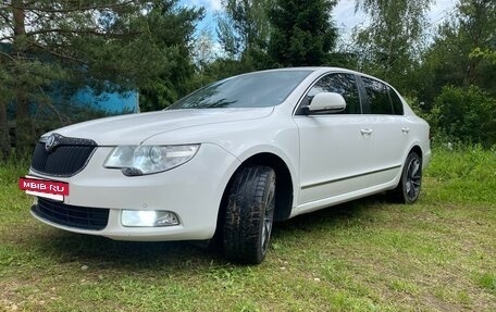 Skoda Superb III рестайлинг, 2012 год, 1 050 000 рублей, 2 фотография
