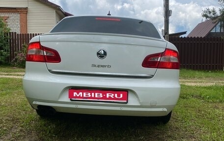 Skoda Superb III рестайлинг, 2012 год, 1 050 000 рублей, 4 фотография