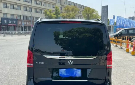 Mercedes-Benz V-Класс, 2022 год, 3 800 000 рублей, 5 фотография