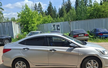 Hyundai Solaris II рестайлинг, 2013 год, 850 000 рублей, 3 фотография