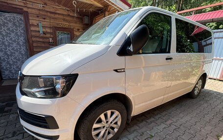 Volkswagen Multivan T6 рестайлинг, 2017 год, 3 900 000 рублей, 4 фотография
