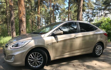 Hyundai Solaris II рестайлинг, 2014 год, 735 000 рублей, 3 фотография