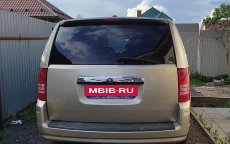 Chrysler Town & Country V рестайлинг, 2009 год, 1 100 000 рублей, 2 фотография