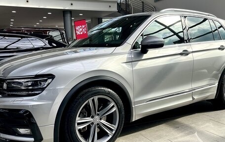 Volkswagen Tiguan II, 2018 год, 2 700 000 рублей, 2 фотография