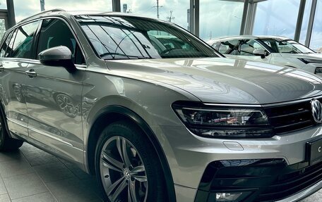 Volkswagen Tiguan II, 2018 год, 2 700 000 рублей, 4 фотография