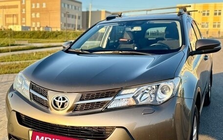 Toyota RAV4, 2014 год, 1 850 000 рублей, 3 фотография