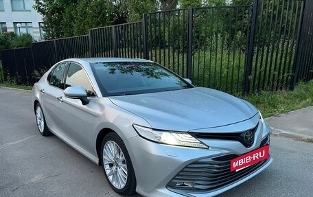 Toyota Camry, 2018 год, 2 649 000 рублей, 3 фотография
