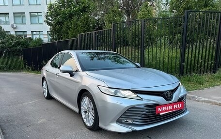 Toyota Camry, 2018 год, 2 649 000 рублей, 2 фотография