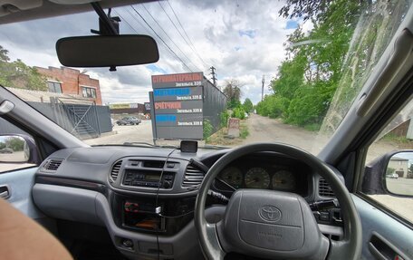 Toyota Regius, 1997 год, 650 000 рублей, 3 фотография