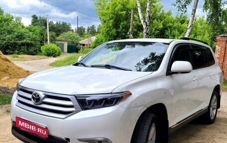 Toyota Highlander III, 2012 год, 1 600 000 рублей, 3 фотография