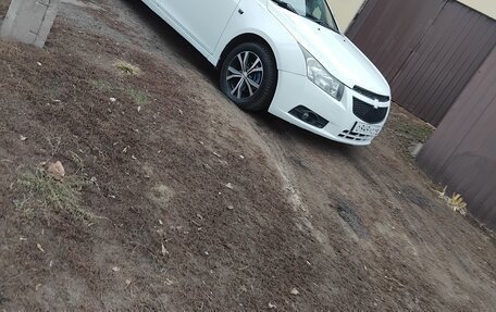 Chevrolet Cruze II, 2011 год, 555 000 рублей, 2 фотография